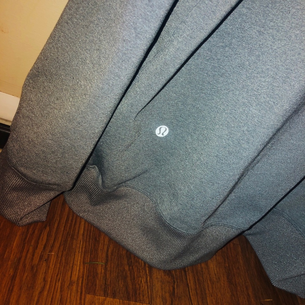LULULEMON 2X Men’s full zip jacket w/ thumb holes